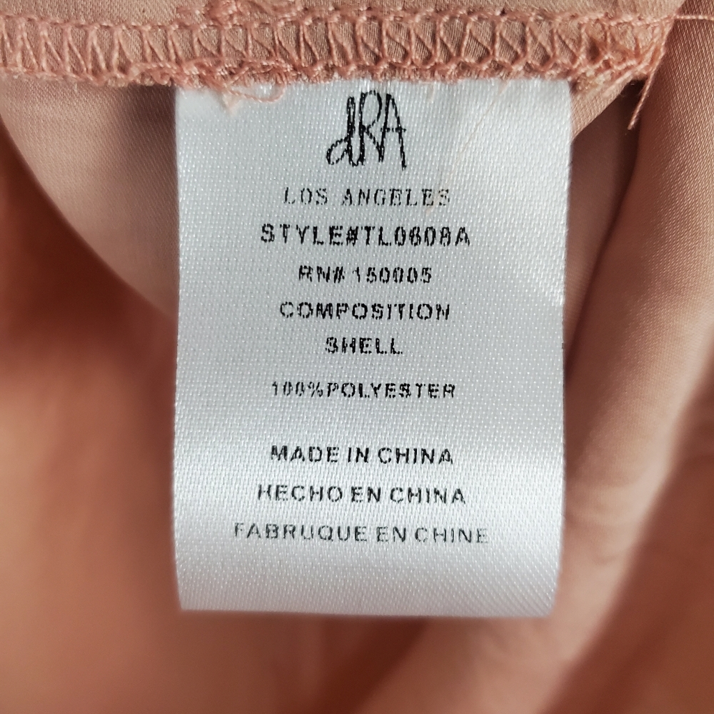 dRA Los Angeles NWT v neck hilo blouse - Picture 4 of 7